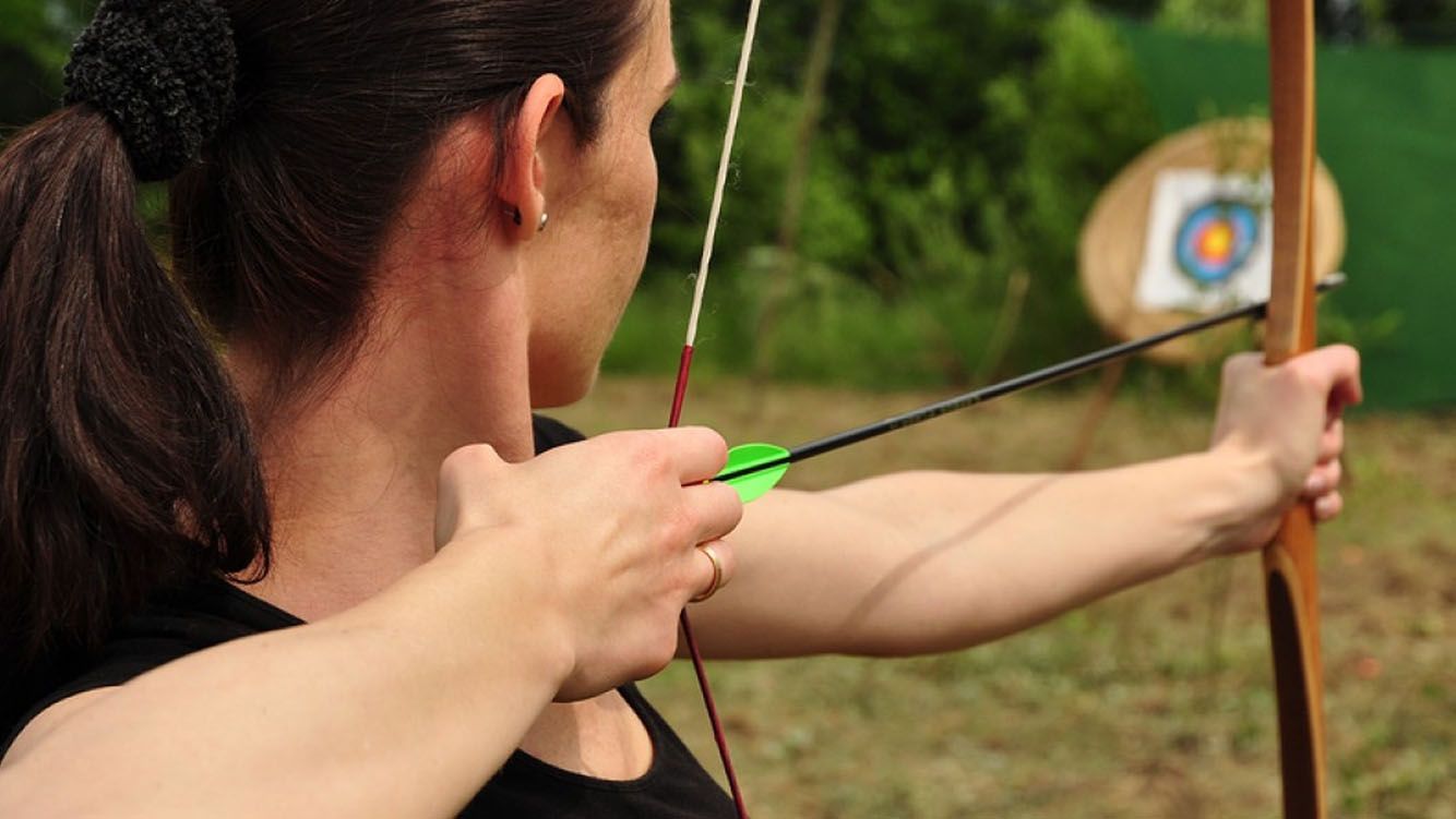 Ilustrasi bermain panahan. Copyright: &copy; absolutearcherywy